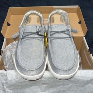 ✨BRAND NEW WITH TAGS✨